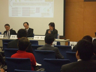 主催した第47回日本医療・病院管理学会学術総会の市民公開シンポジウムでの討議